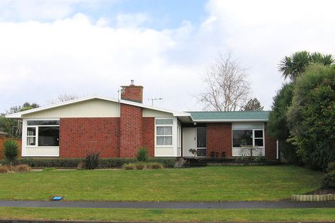 Photo of property in 43 Newcastle Street, Hokowhitu, Palmerston North, 4410