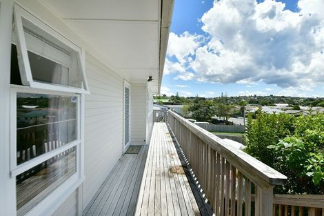 Photo of property in 16 Sundown Avenue, Manly, Whangaparaoa, 0930