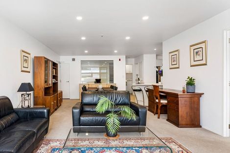 Photo of property in 1i/175 Hurstmere Road, Takapuna, Auckland, 0622