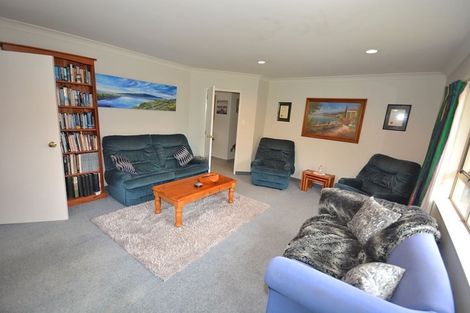 Photo of property in 60 Queens Road, Waikanae Beach, Waikanae, 5036