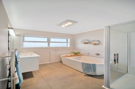 Photo of property in 59 Ray Small Drive, Pahurehure, Papakura, 2113