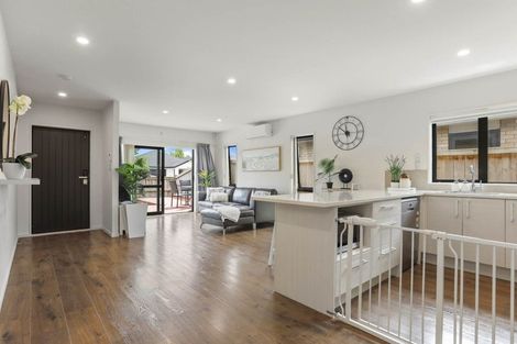 Photo of property in 10 Silver Beech Street, Takanini, 2110