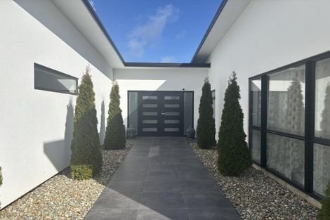 Photo of property in 9 Cooke Farm Grove, Waiwhakaiho, New Plymouth, 4312