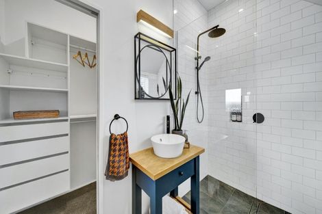 Photo of property in 1/8 Hobday Lane, Mount Pleasant, Christchurch, 8081