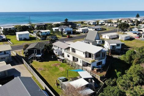 Photo of property in 264a Seaforth Road, Waihi Beach, 3611