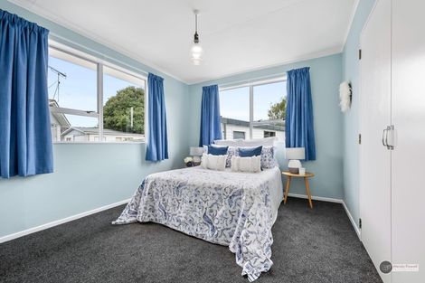 Photo of property in 6 Omaha Grove, Totara Park, Upper Hutt, 5018