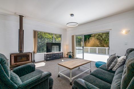 Photo of property in 318 Huia Road, Titirangi, Auckland, 0604