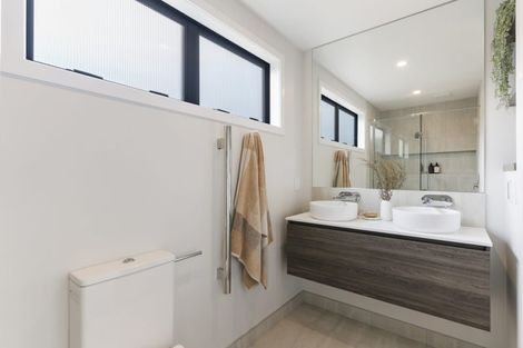 Photo of property in 33 Kikorangi Drive, Wainui, Silverdale, 0992