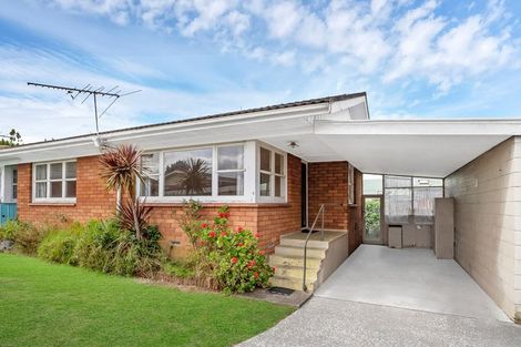 Photo of property in 2/62 Great South Road, Papakura, 2110