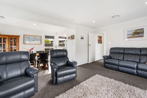 Photo of property in 15 Escort Grove, Awapuni, Palmerston North, 4412