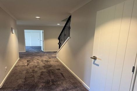 Photo of property in 37 Charles Dickens Drive, Mellons Bay, Auckland, 2014