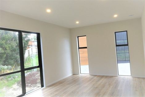 Photo of property in 44 Seafarer Crescent, Stanmore Bay, Whangaparaoa, 0932