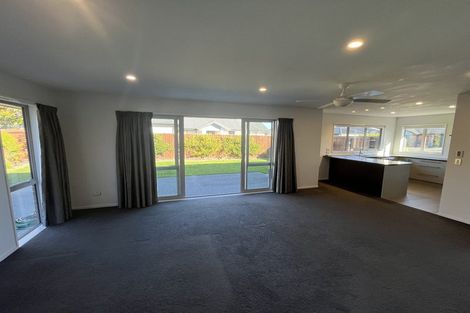 Photo of property in 11 Oakdene Place, Halswell, Christchurch, 8025