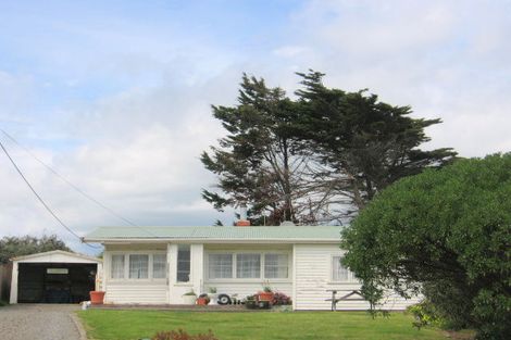 Photo of property in 11 Kent Terrace, Foxton Beach, Foxton, 4815