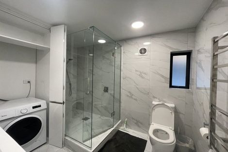 Photo of property in 24a Lyons Avenue, Murrays Bay, Auckland, 0630