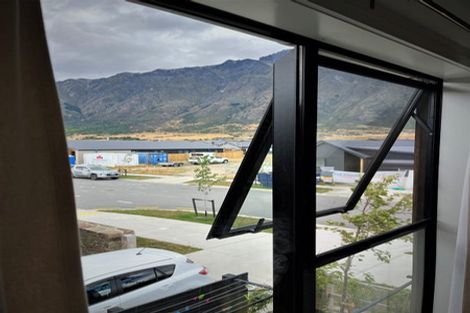 Photo of property in 12 Woolshed Road, Jacks Point, Queenstown, 9371