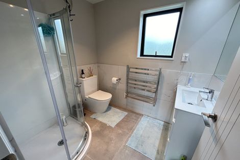 Photo of property in 5/30 West Coast Road, Glen Eden, Auckland, 0602