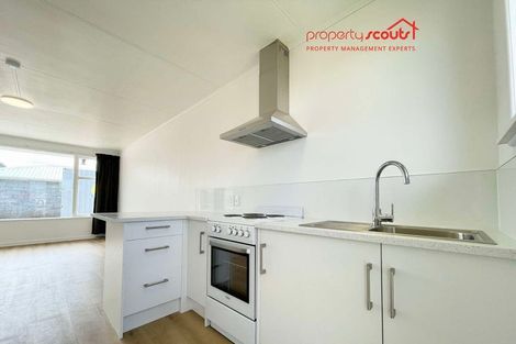 Photo of property in 4 Simons Street, Moturoa, New Plymouth, 4310