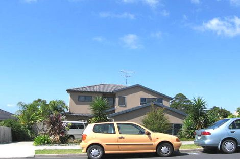 Photo of property in 10 Ashley Avenue, Long Bay, Auckland, 0630