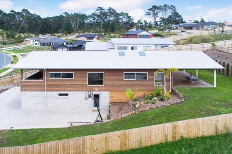 Photo of property in 76 Solan Drive, Waimauku, 0812