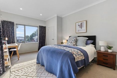 Photo of property in 16 Ted Gilberd Place, Newlands, Wellington, 6037