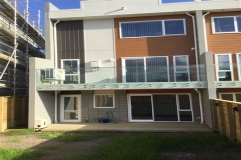 Photo of property in 101 Bordeaux Parade, Te Atatu South, Auckland, 0610