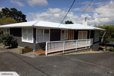 Photo of property in 2/28 Coroglen Avenue, Birkenhead, Auckland, 0626