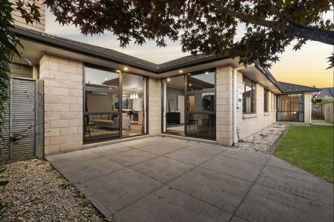 Photo of property in 2 Kowhai Drive, Cambridge, 3434