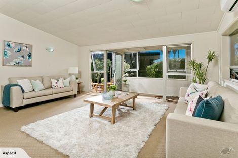 Photo of property in 1/15 Omana Road, Milford, Auckland, 0620