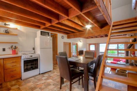 Photo of property in 24a Mckerrow Place, Sunshine Bay, Queenstown, 9300