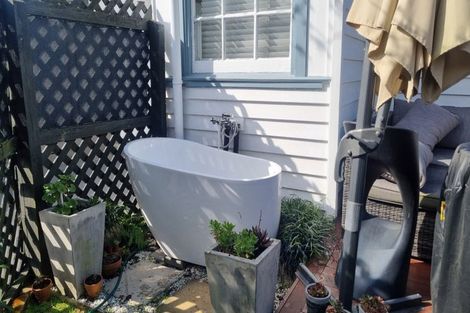 Photo of property in 147a Holly Road, St Albans, Christchurch, 8014