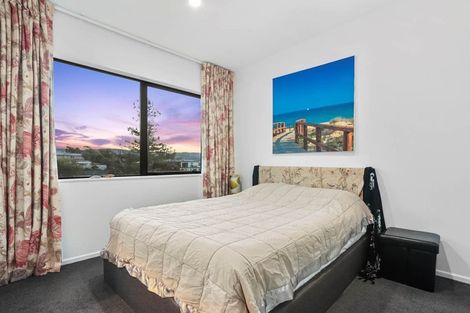Photo of property in 4d Wattle Road, Sunnyvale, Auckland, 0612