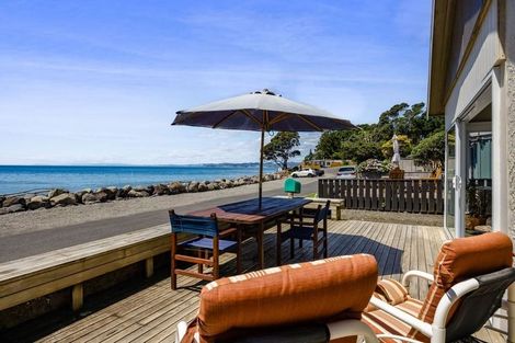 Photo of property in 37 Onaero Beach Road, Onaero, Urenui, 4383