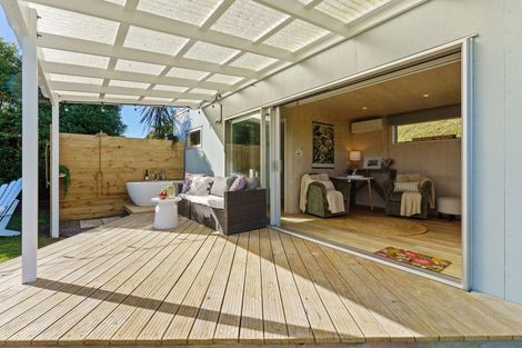 Photo of property in 33a Hicks Crescent, Waikanae Beach, Waikanae, 5036