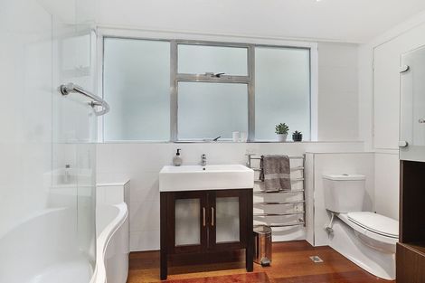 Photo of property in Greenmantle Flats, 88a Salamanca Road, Kelburn, Wellington, 6012