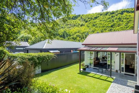 Photo of property in 15a Daveys Place, Arrowtown, 9302