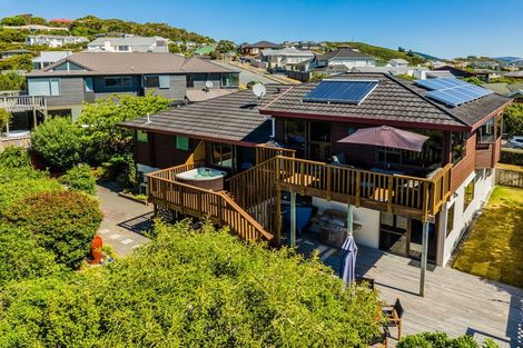 Photo of property in 12 Dornoch Place, Papakowhai, Porirua, 5024
