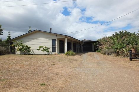 Photo of property in 3 Brown Terrace, Foxton Beach, Foxton, 4815