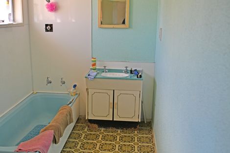 Photo of property in 44 Hauraki Road, Leigh, Warkworth, 0985