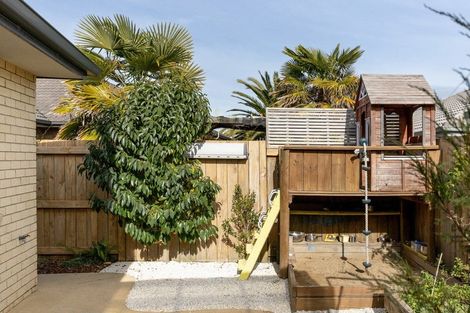 Photo of property in 17 Golden Courie Close, Papamoa Beach, Papamoa, 3118