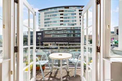 Photo of property in Aulsebrooks Apartments, 2/178 Wakefield Street, Te Aro, Wellington, 6011