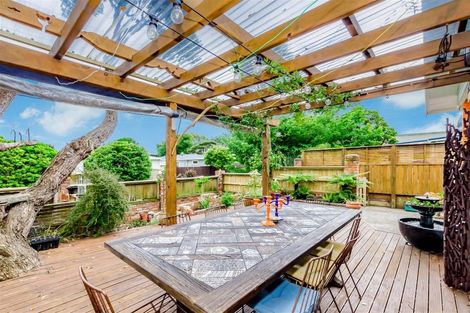 Photo of property in 72 Tilley Road, Paekakariki, 5034