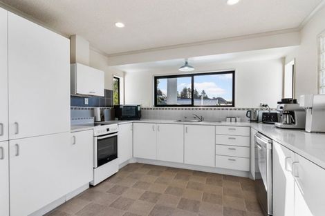 Photo of property in 116 Park Avenue, Whangamata, 3620