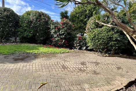 Photo of property in 1/39 Schnapper Rock Road, Greenhithe, Auckland, 0632