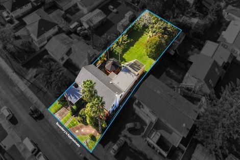 Photo of property in 44 Farquhar Road, Glendene, Auckland, 0602