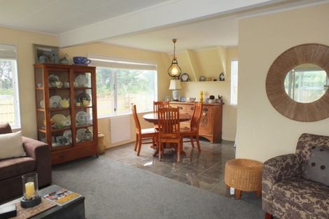 Photo of property in 14 Holben Parade, Foxton Beach, Foxton, 4815