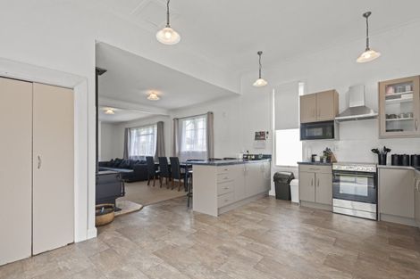 Photo of property in 35 Ross Street, Woodville, 4920