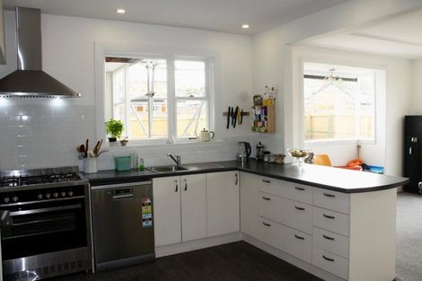 Photo of property in 10 Halliwell Avenue, Papanui, Christchurch, 8052