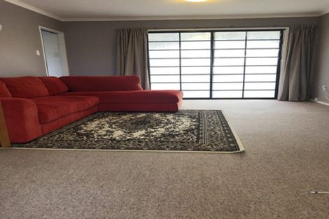 Photo of property in 136 Gloaming Hill, Titahi Bay, Porirua, 5022