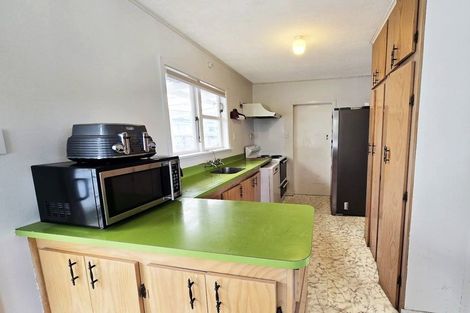 Photo of property in 18 Lowry Crescent, Stokes Valley, Lower Hutt, 5019